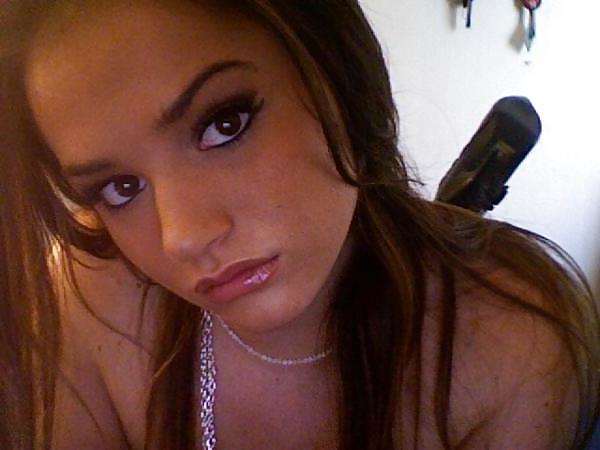 25P Nicole non nude