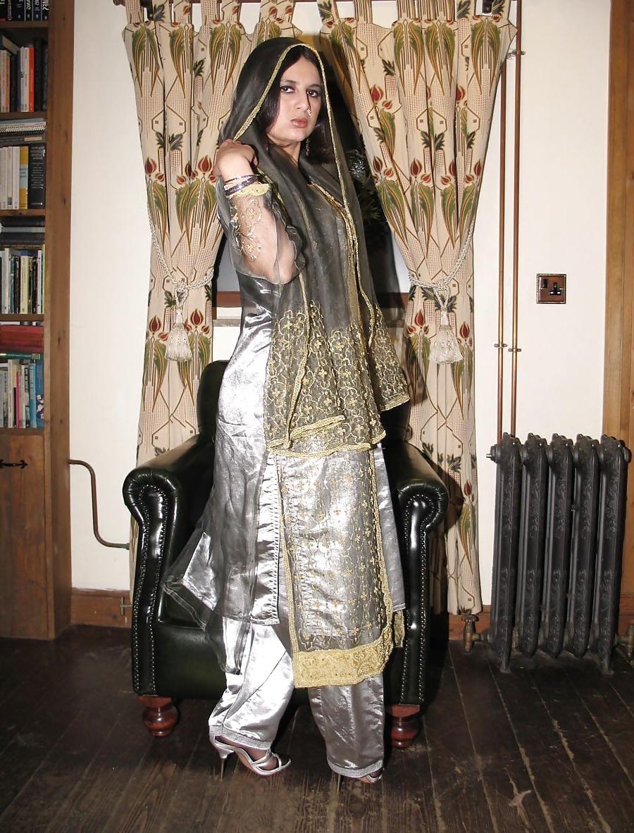12P Lady Sharimara Raj 5