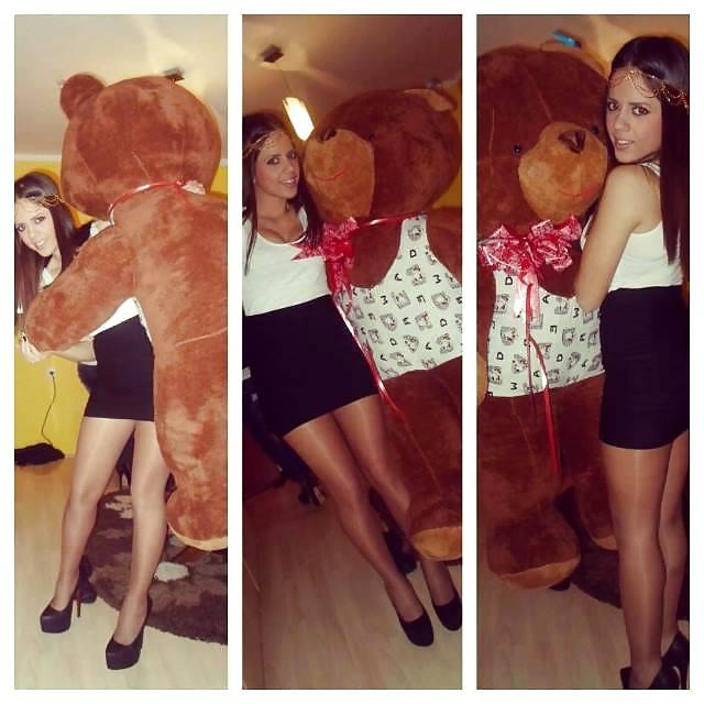 25P LEGS LEGS AND HEELS 1