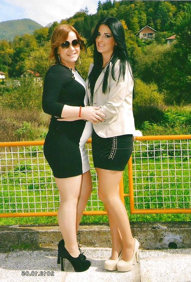 25P LEGS LEGS AND HEELS 1