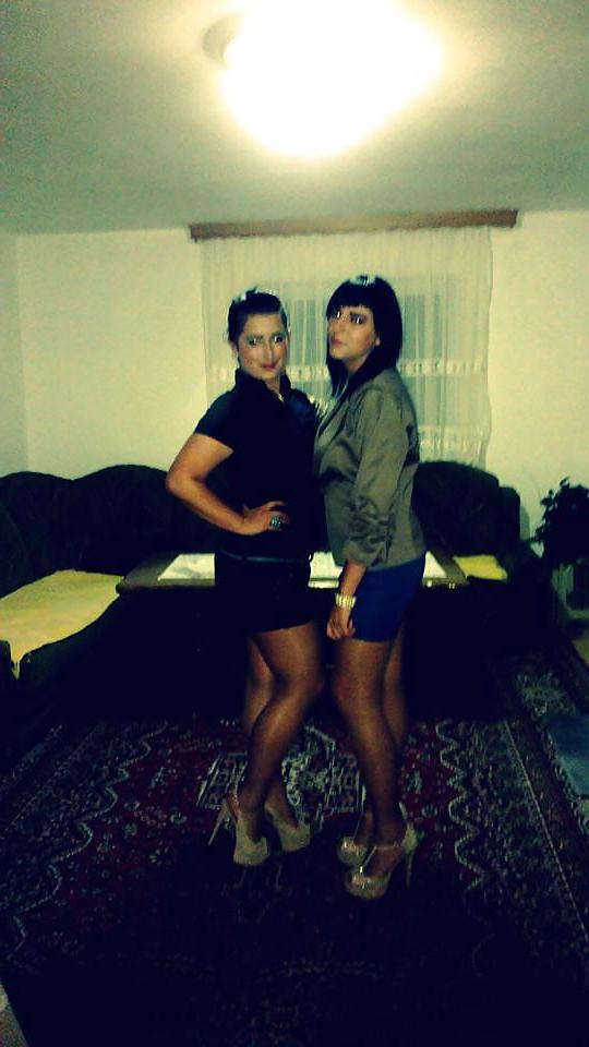 25P LEGS LEGS AND HEELS 1