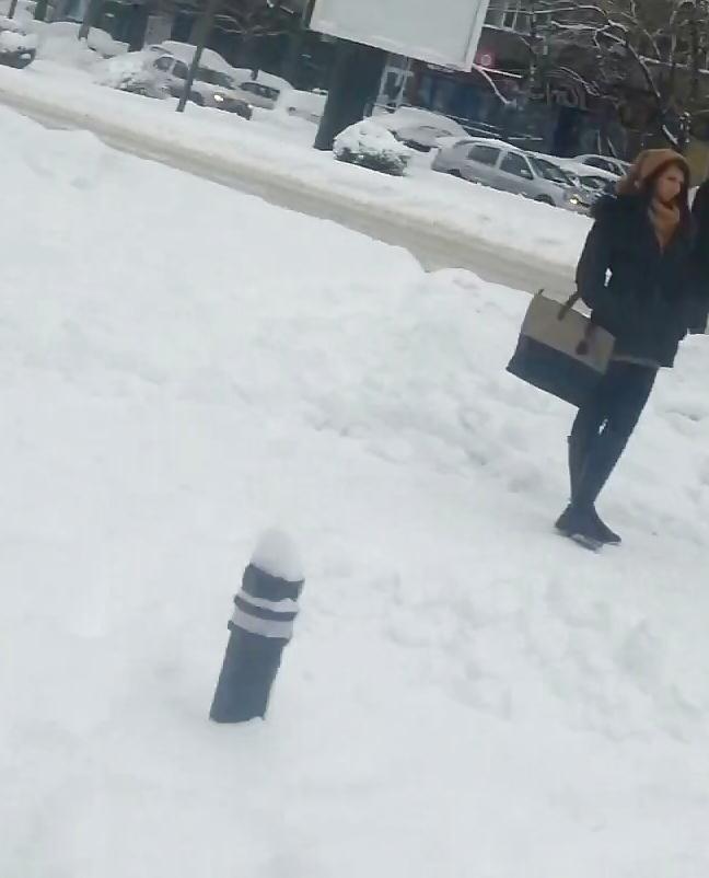 14P Snow girls romanian