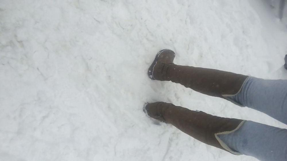 14P Snow girls romanian