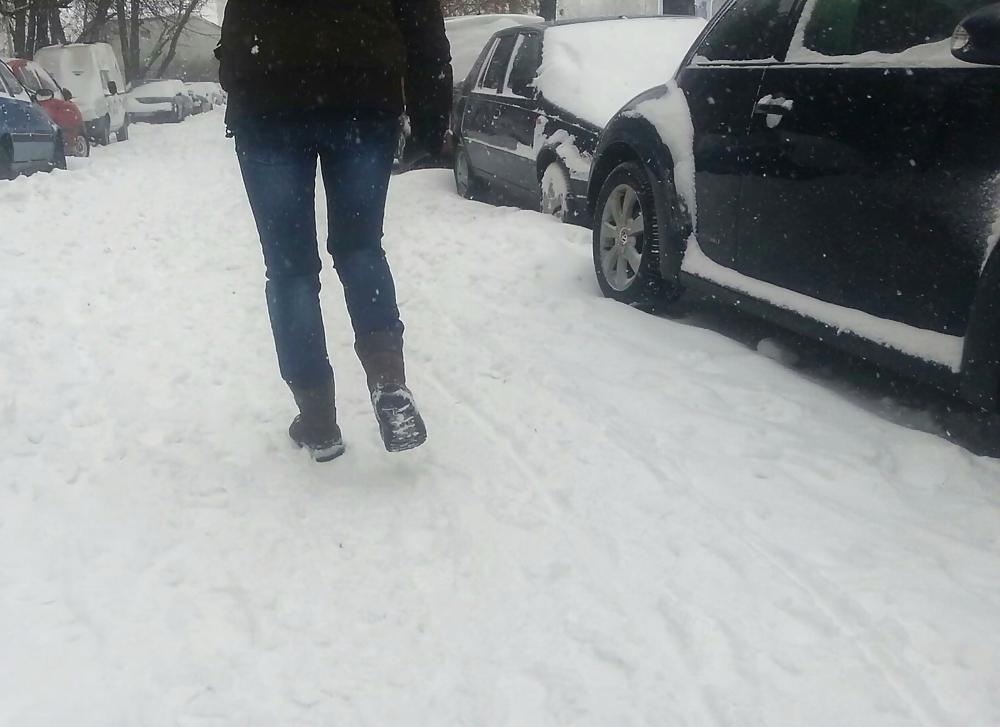 14P Snow girls romanian