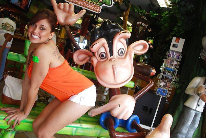 25P Sexy Clombian Lady with friends(non-nude)