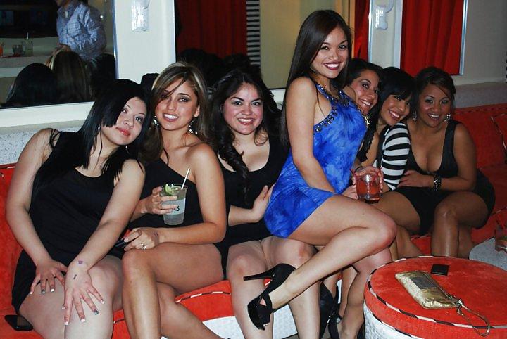 25P Sexy Clombian Lady with friends(non-nude)