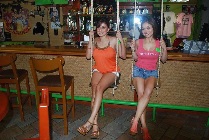 25P Sexy Clombian Lady with friends(non-nude)