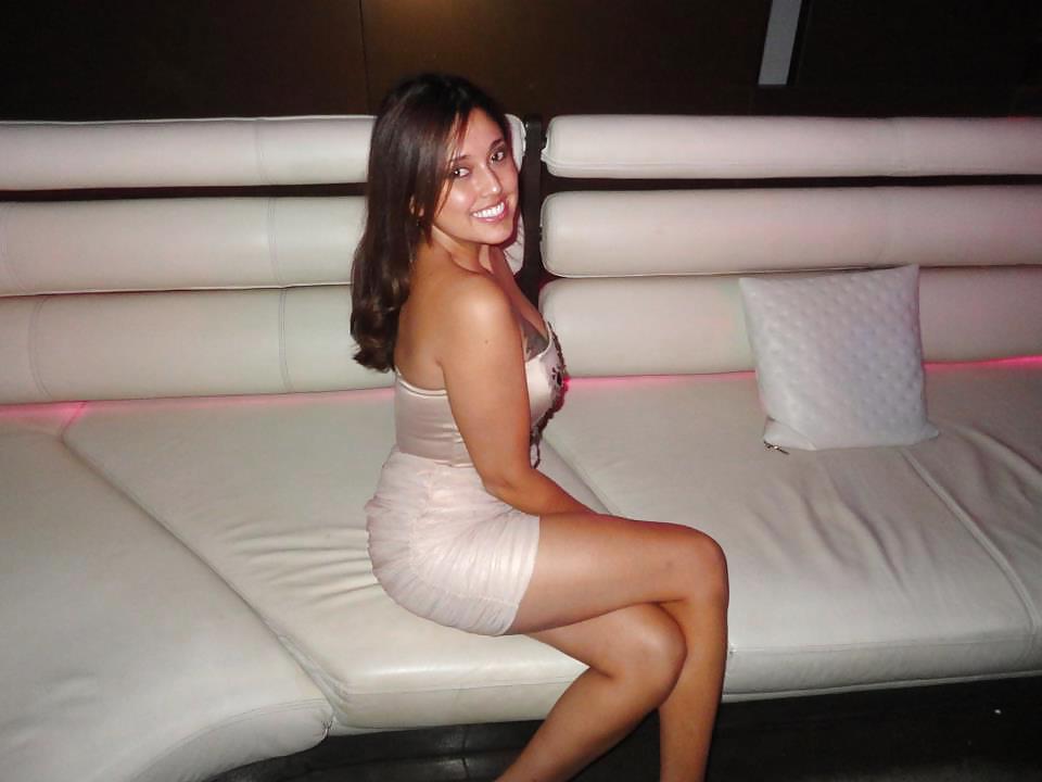 25P Sexy Clombian Lady with friends(non-nude)