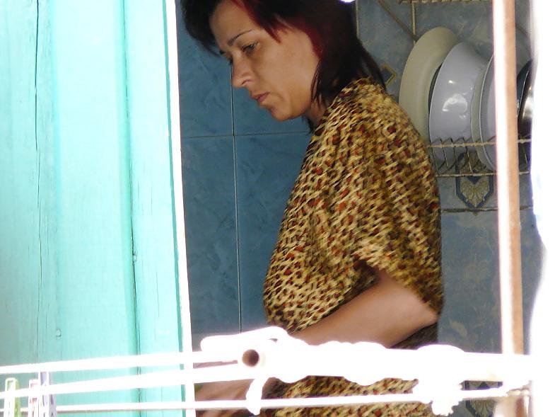 10P Voyeur Lady 1