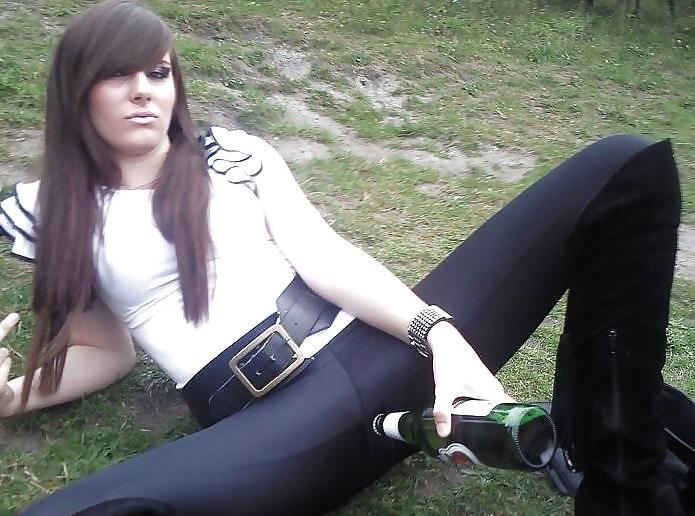 25P Sexy girls in leggings