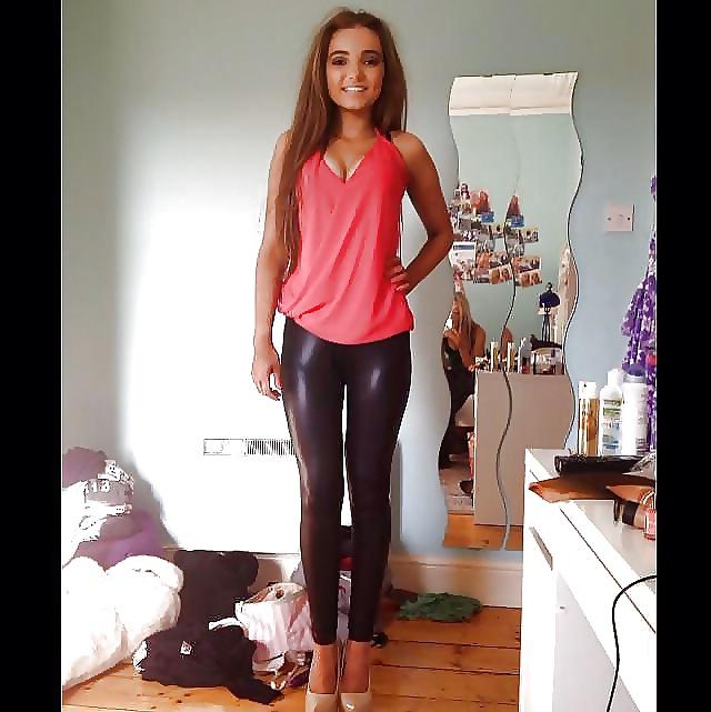 25P Sexy girls in leggings