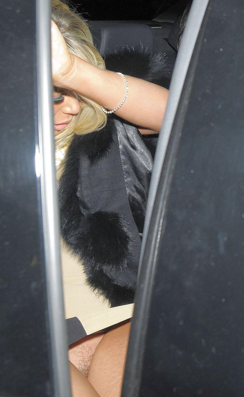 8P Frankie Essex Hairy Pantyless Upskirt Photos