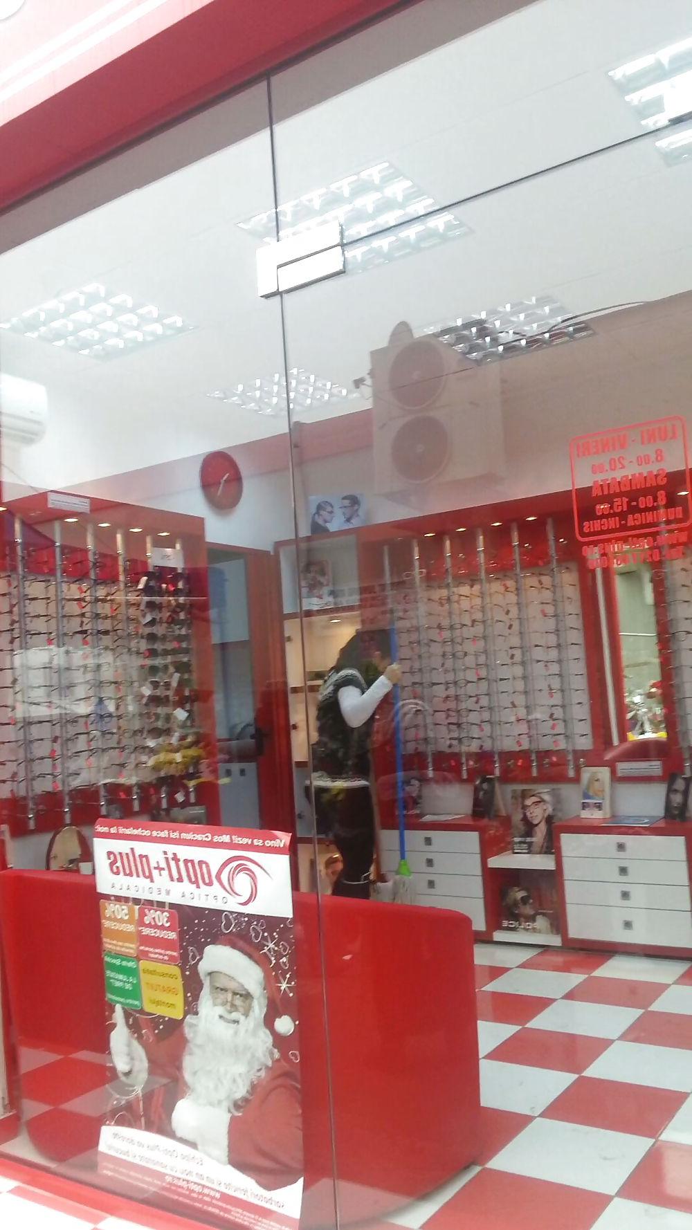 25P Spy shop and mall romanian