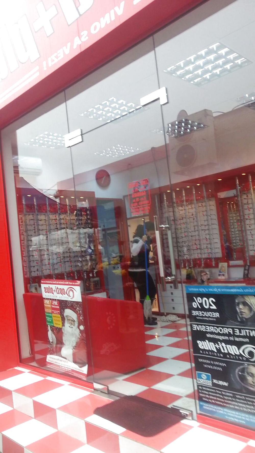 25P Spy shop and mall romanian