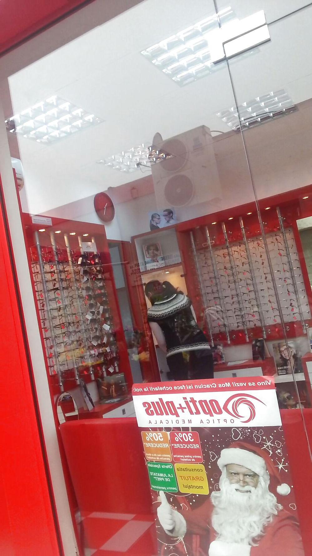 25P Spy shop and mall romanian