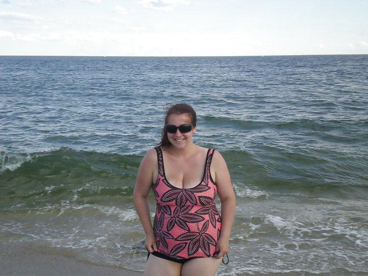 25P NON-NUDE girls around the water 5