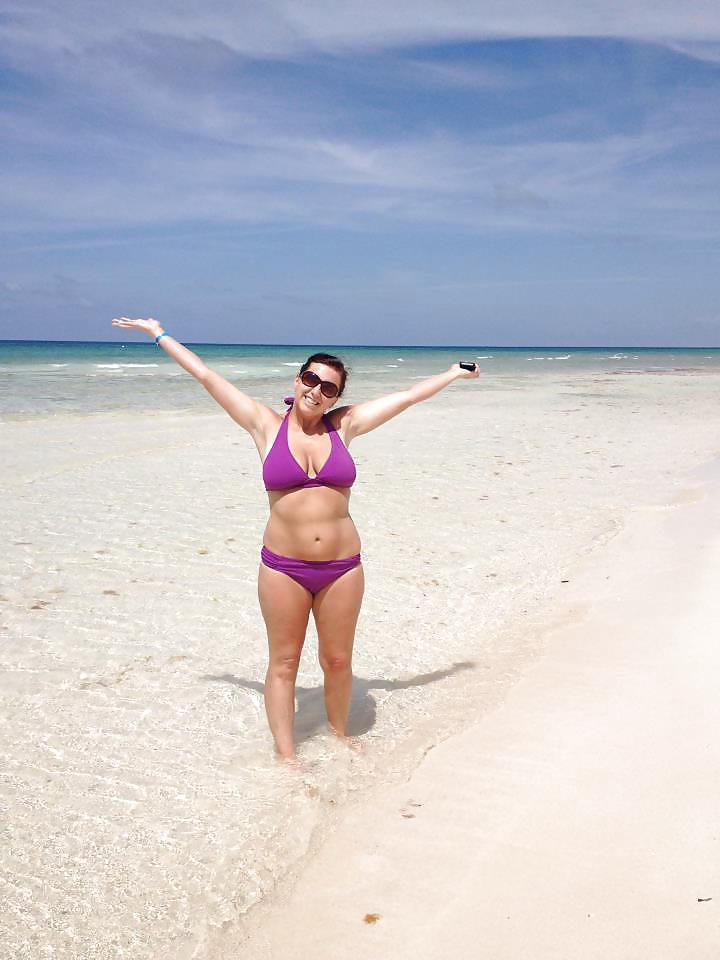 25P NON-NUDE girls around the water 5