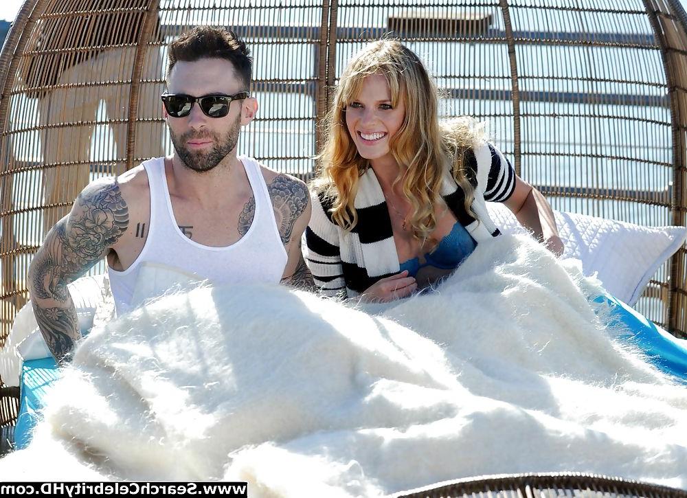 21P Anne Vyalitsyna Revealing Some Nipples