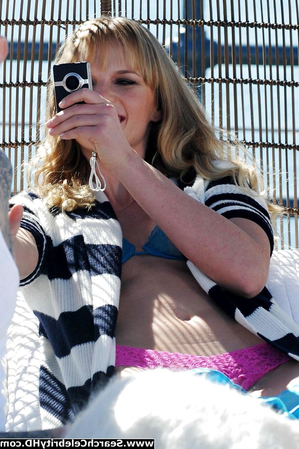 21P Anne Vyalitsyna Revealing Some Nipples