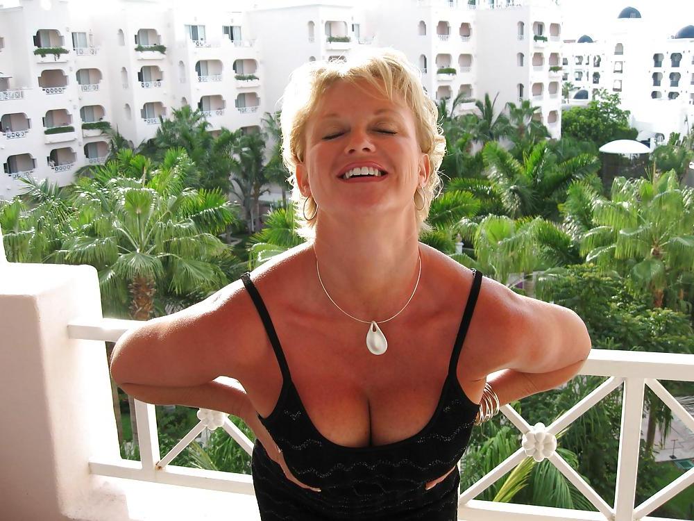 25P Fantastic Mature! (Non Nude)
