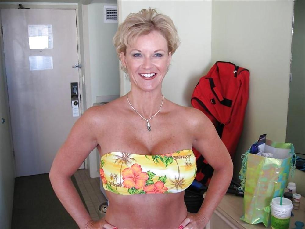 25P Fantastic Mature! (Non Nude)