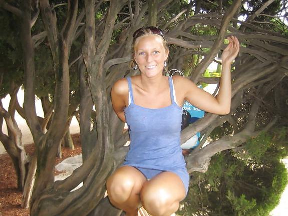 25P Jennifer Having fun on Vacation 