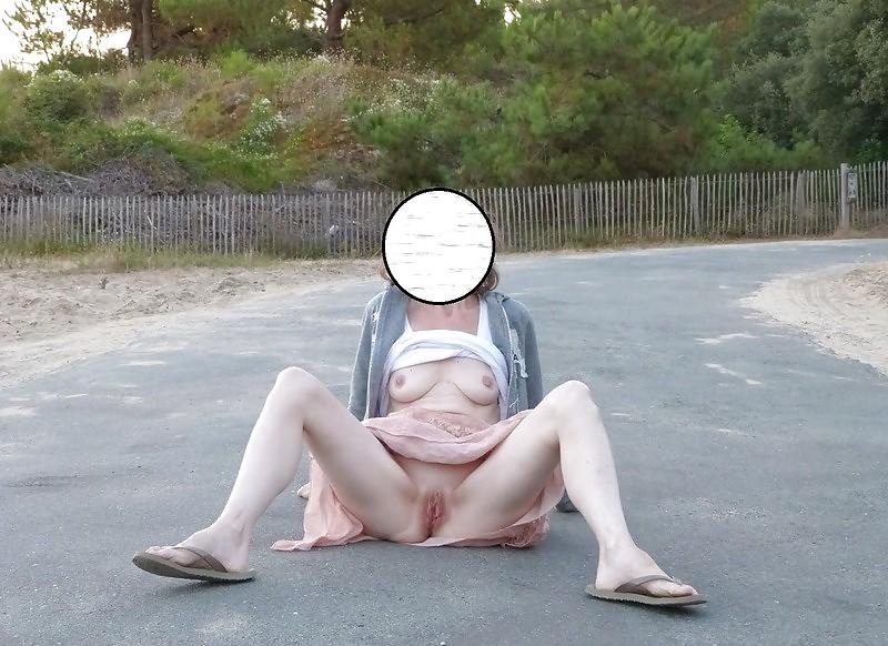 7P On vacation and forgot her panties