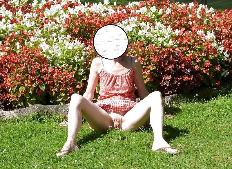 7P On vacation and forgot her panties