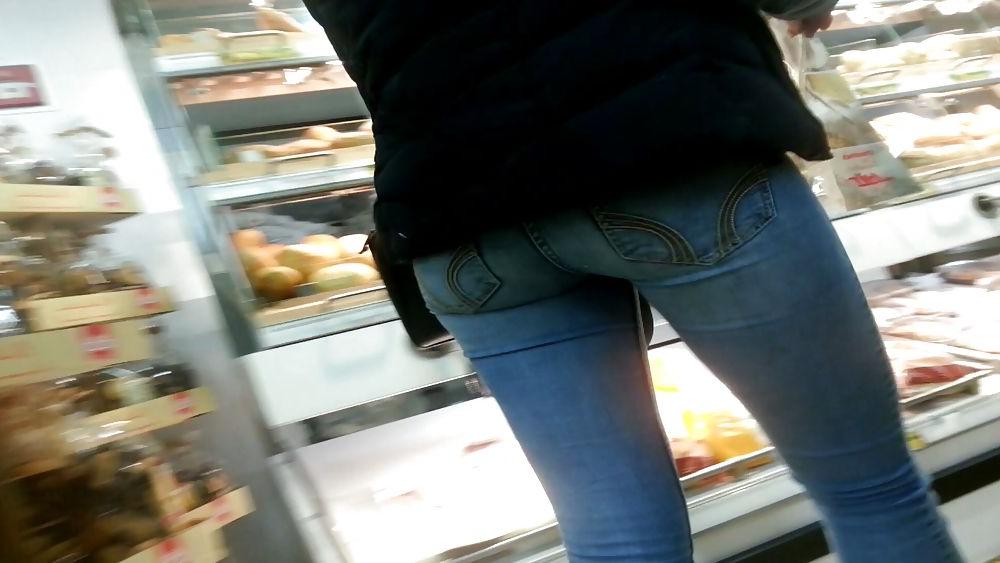 21P Reife und junge hintern popo