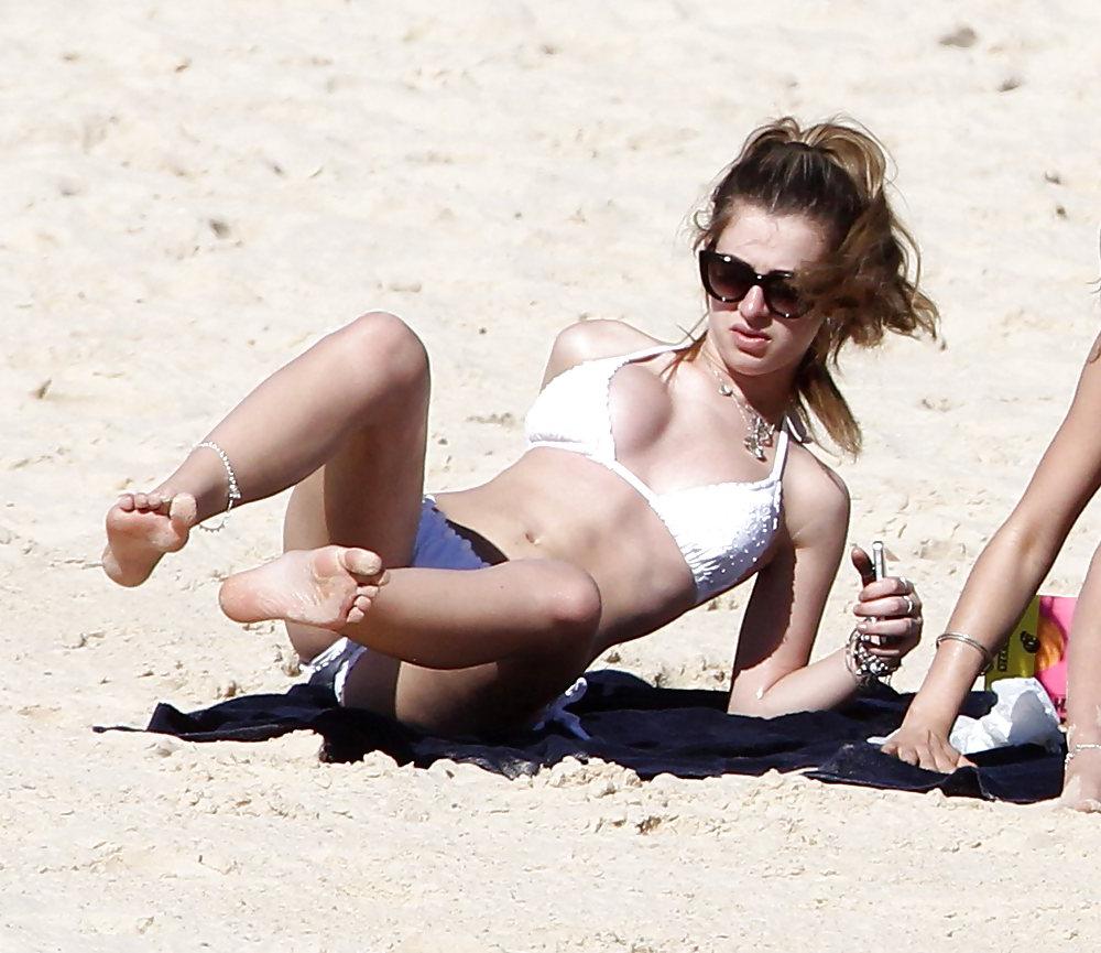 16P Cosima Lawson. Nigella's daughter.
