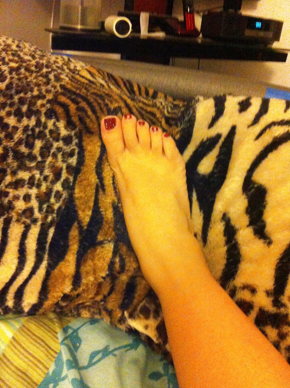 25P Asian Filipina Filipino Feet Toes Foot