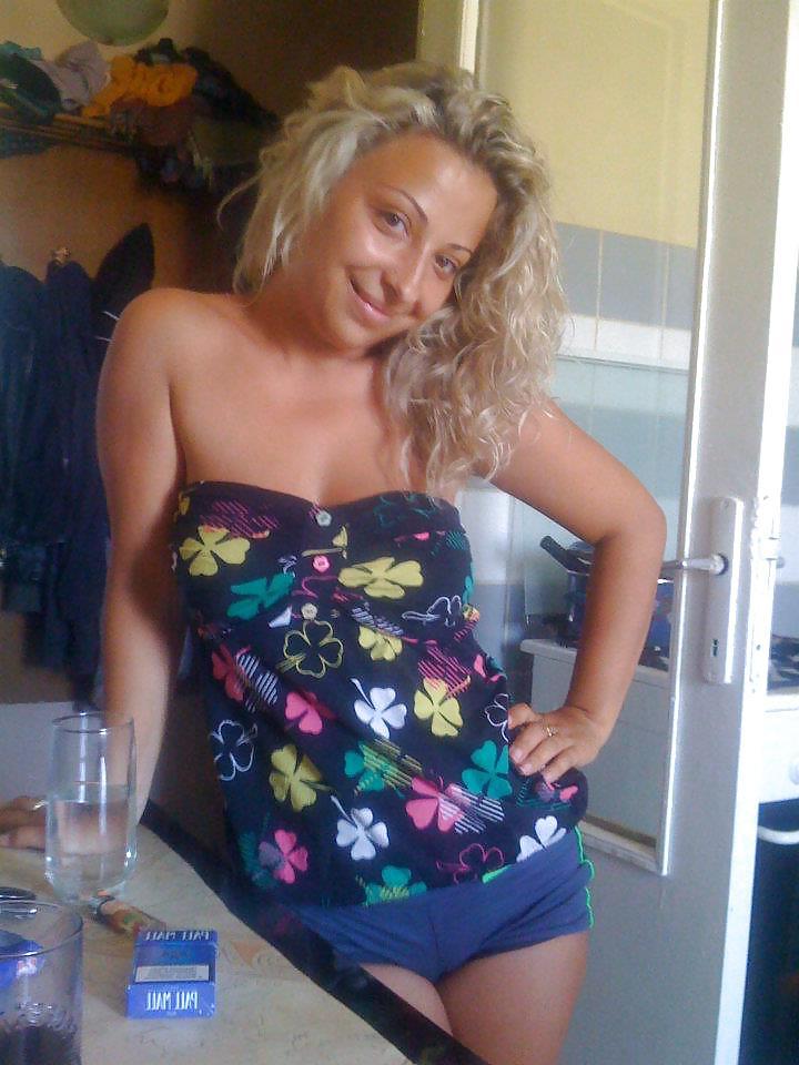13P Romanian girl: Andrea