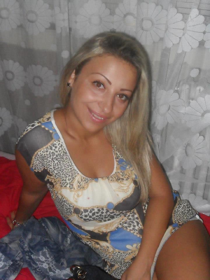 13P Romanian girl: Andrea