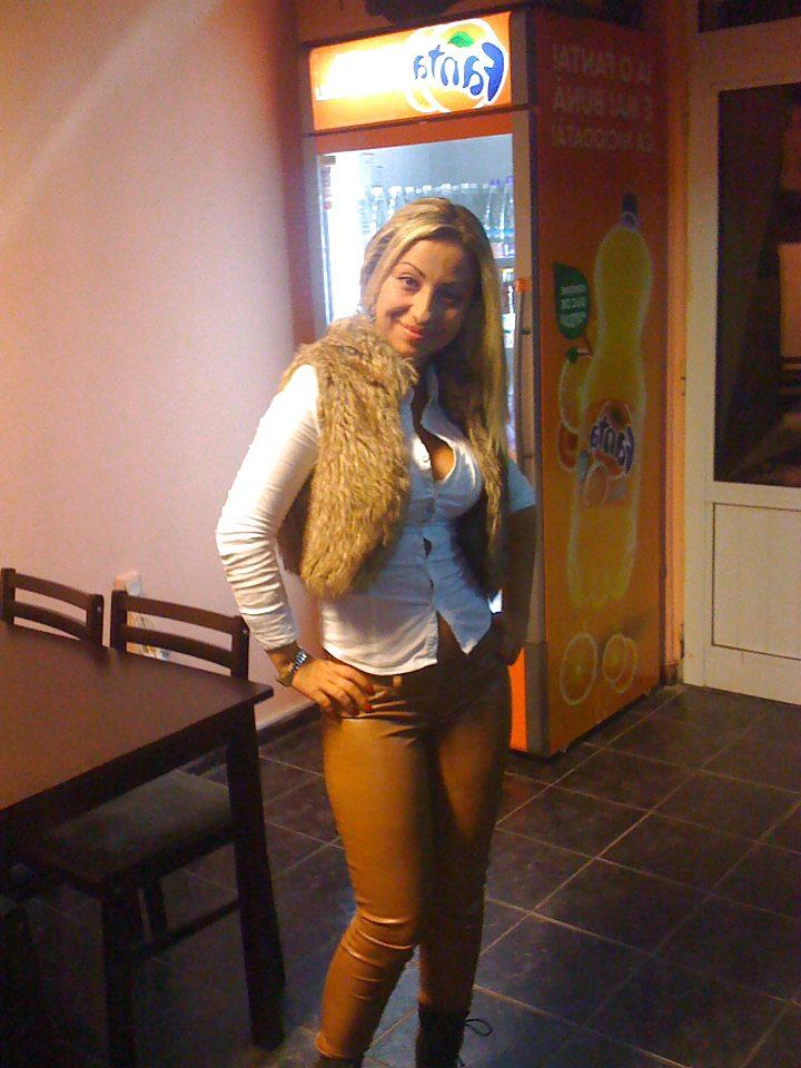 13P Romanian girl: Andrea