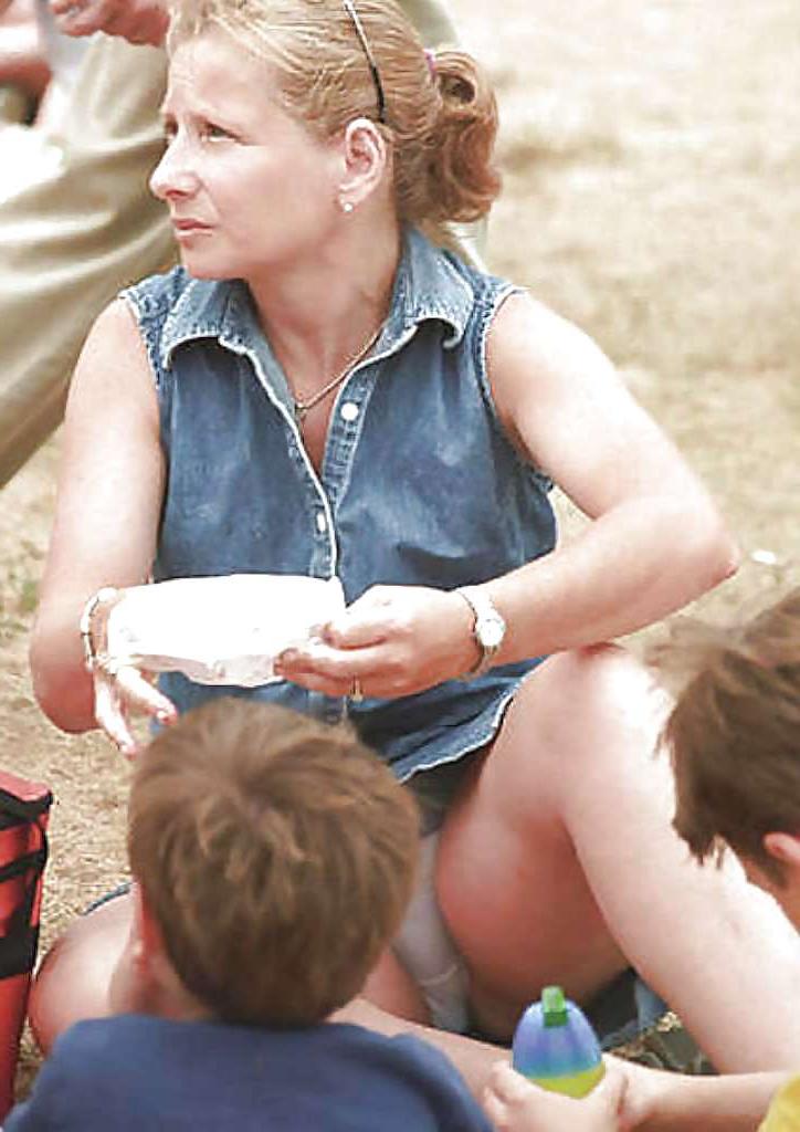 25P Upskirt Shots