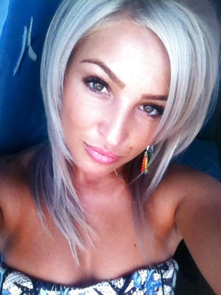 25P Romanian Teen Slut Corina