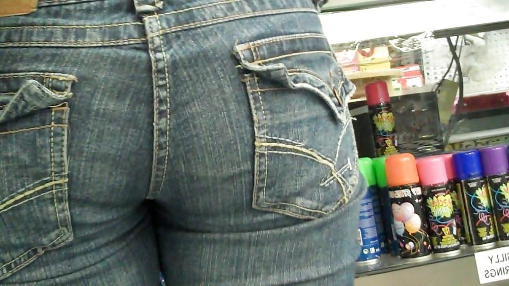 19P Following her ass and butt in jeans 