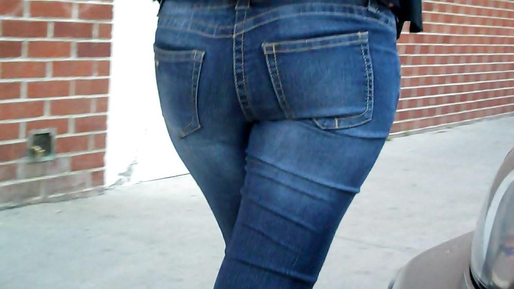 19P Following her ass and butt in jeans 