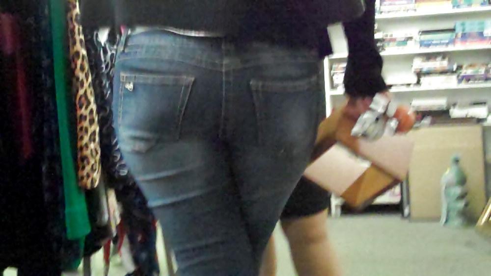 19P Following her ass and butt in jeans 