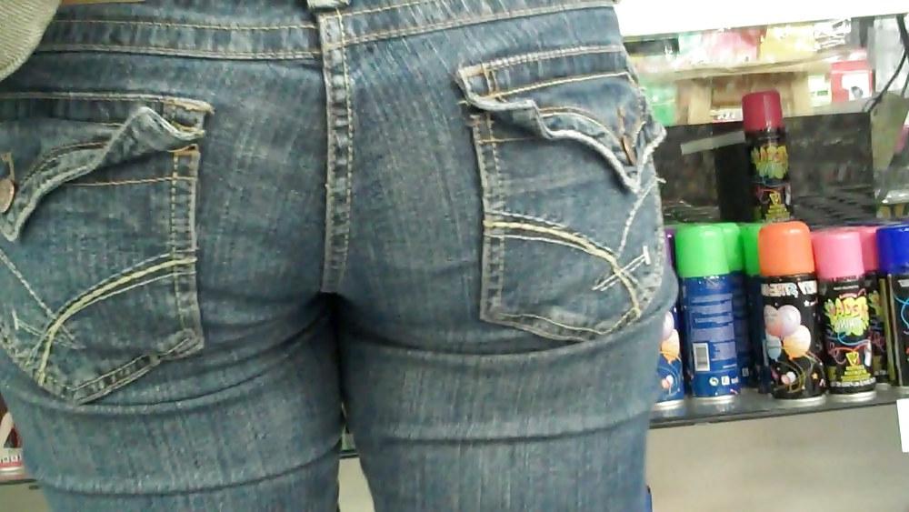 19P Following her ass and butt in jeans 