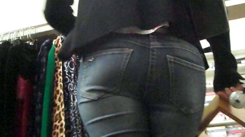 19P Following her ass and butt in jeans 