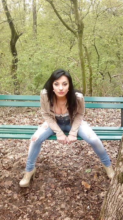 25P Romanian girl: Armina