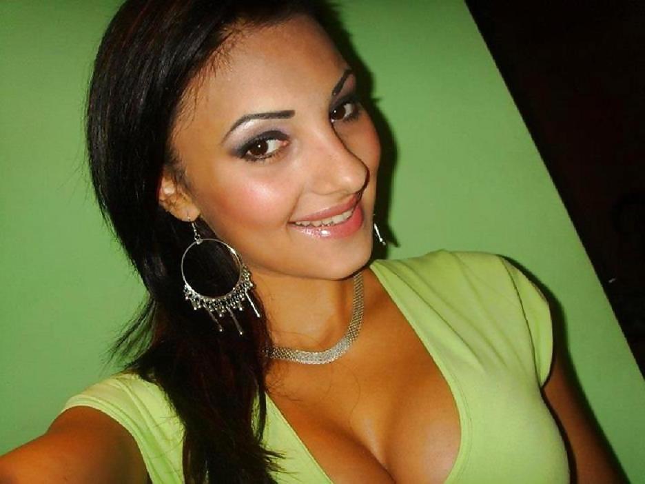 25P Romanian girl: Armina