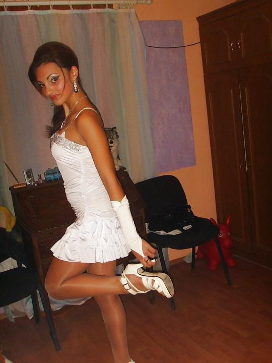 25P Romanian girl: Armina
