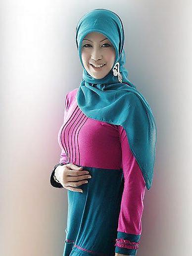 13P Asiatische Hijabis mit großen Titten