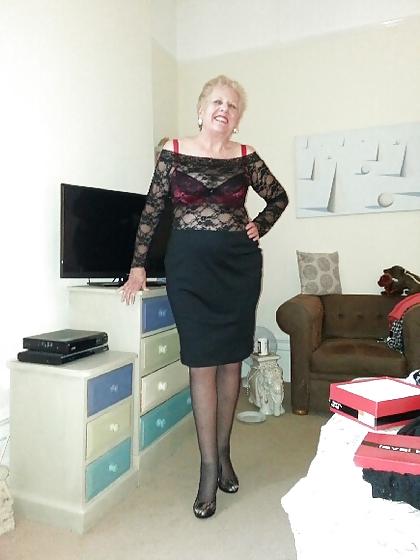 9P Desperate for cock on dating site