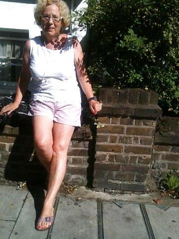 25P Grannys non nude all in 60's