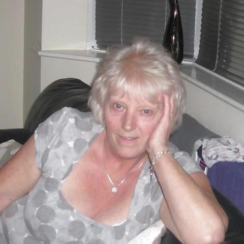 25P Grannys non nude all in 60's