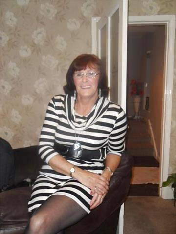 25P Grannys non nude all in 60's