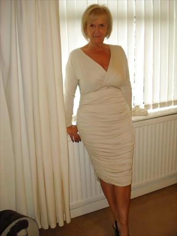25P Grannys non nude all in 60's